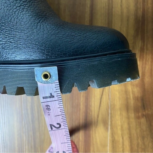 Dr. Martens Magdalena Black Heeled Boot Fleece Lined Zipper Chunky Heel Size 11 - Picture 15 of 16